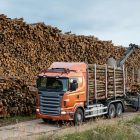 Полуприцеп лесовоз: особенности и преимущества техники