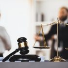 Главные принципы работы и услуги адвоката по уголовным делам